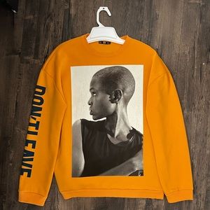 ZARA Yellow “Don’t Leave” Oversized Sweatshirt                           Size: S